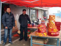 Пиротехника продаётся по всему городу